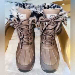 UGG Women's Adirondack III Panther Winter Boots with Fur Trim